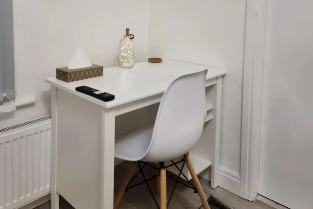 Cosy And Tranquil Home, Free Wifi, Parking 利兹 英国