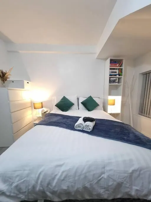 Cosy And Tranquil Home, Free Wifi, Parking 利兹 公寓