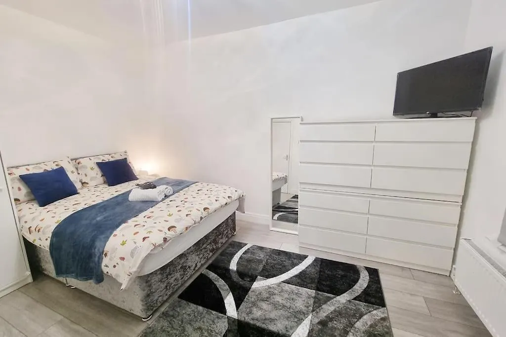 Cosy And Tranquil Home, Free Wifi, Parking 利兹 公寓