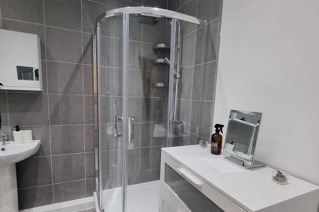 Cosy And Tranquil Home, Free Wifi, Parking 利兹 0*,  英国