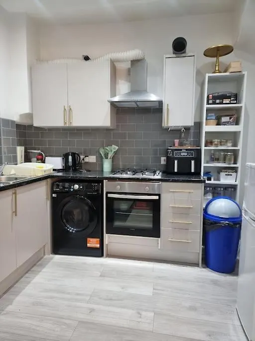 Cosy And Tranquil Home, Free Wifi, Parking 利兹