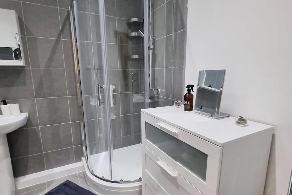 Cosy And Tranquil Home, Free Wifi, Parking 利兹 公寓