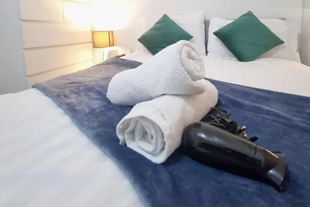Cosy And Tranquil Home, Free Wifi, Parking リーズ 0*,