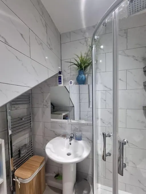 アパート Cosy And Tranquil Home, Free Wifi, Parking リーズ イギリス